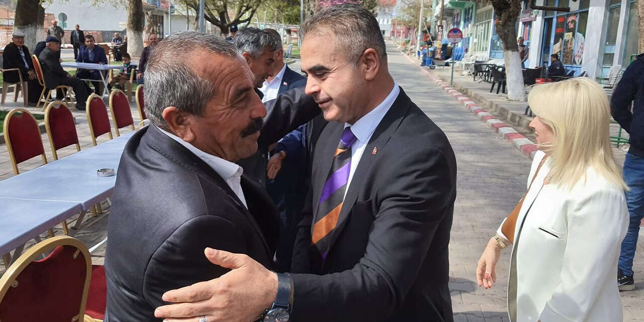 baskan-cetiner-pazarda-esnaf-ve-vatandaslarla-bulustu3