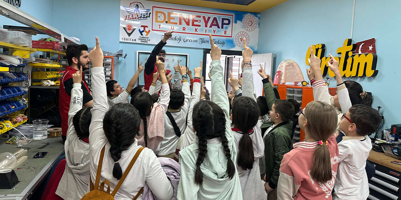 genclik-merkezi-kapilarini-ogrencilere-acti2