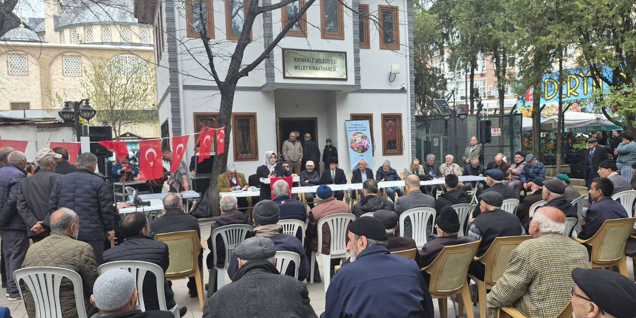 huseyin-kahya-parkinda-siir-dinletisi-ulu-cinar-sairler-duygulandirdi2