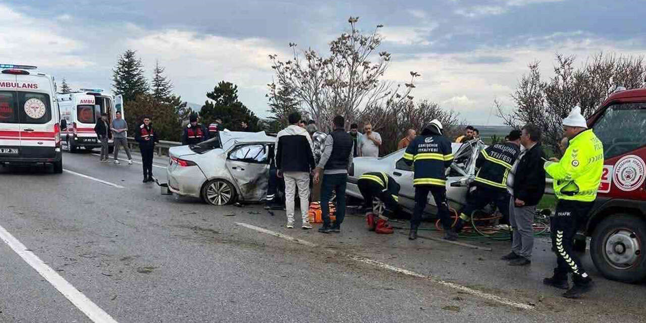 polatlida-iki-otomobil-kafa-kafaya-carpisti-4-olu3