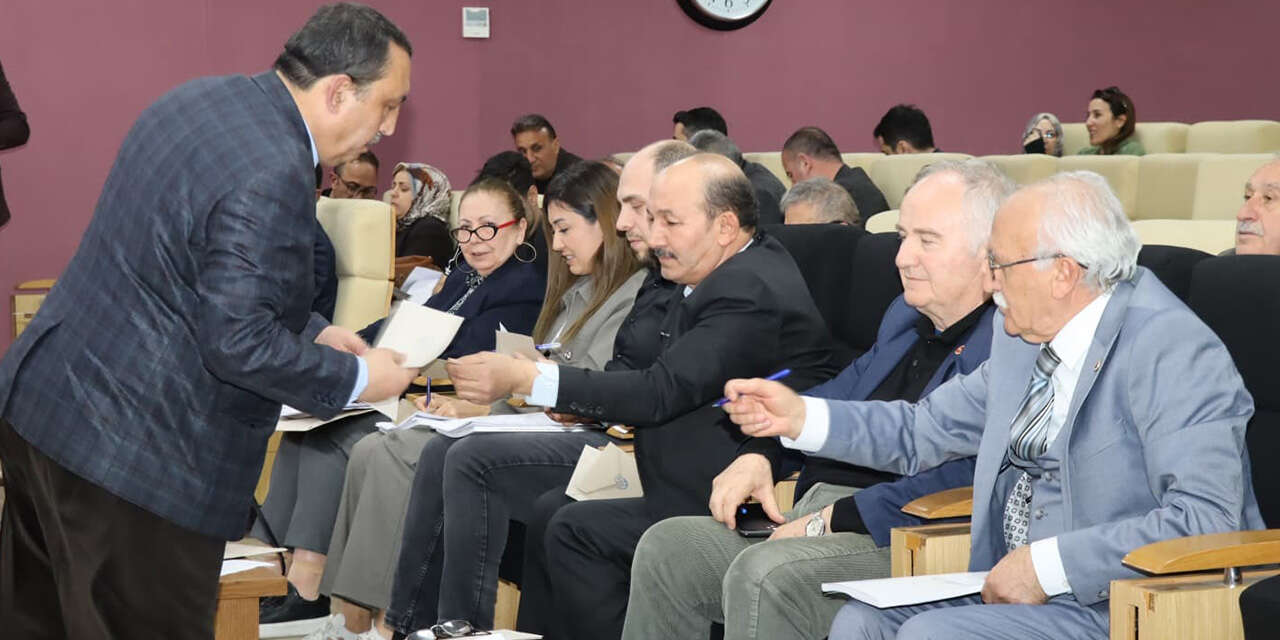 arif-yildirim-meclis-baskan-vekili-olarak-secildi3