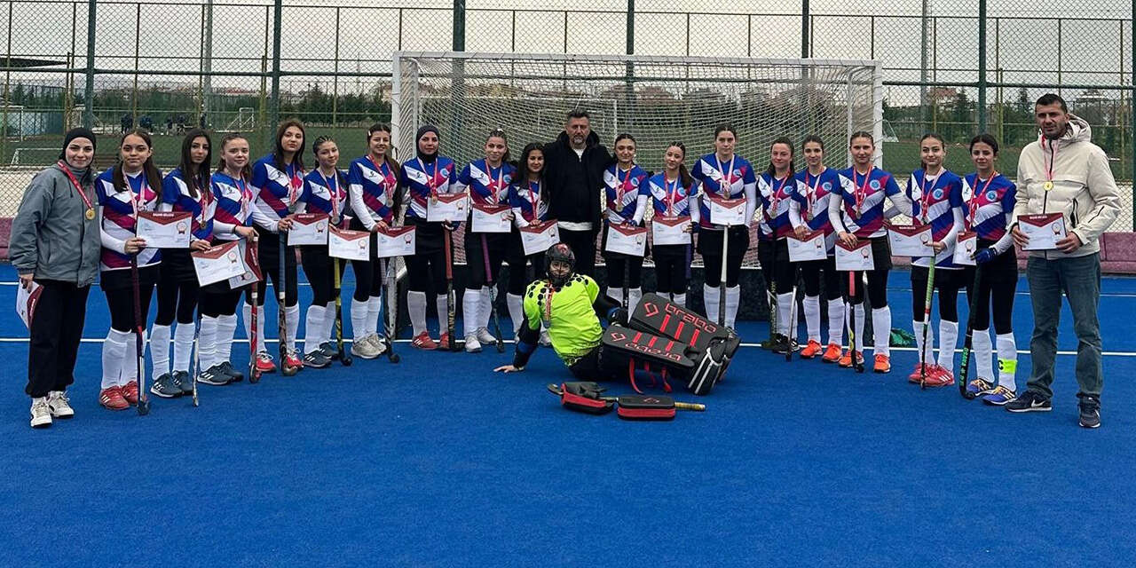 kirikkaleli-genc-hokeyciler-konyada-zirveye-cikti2