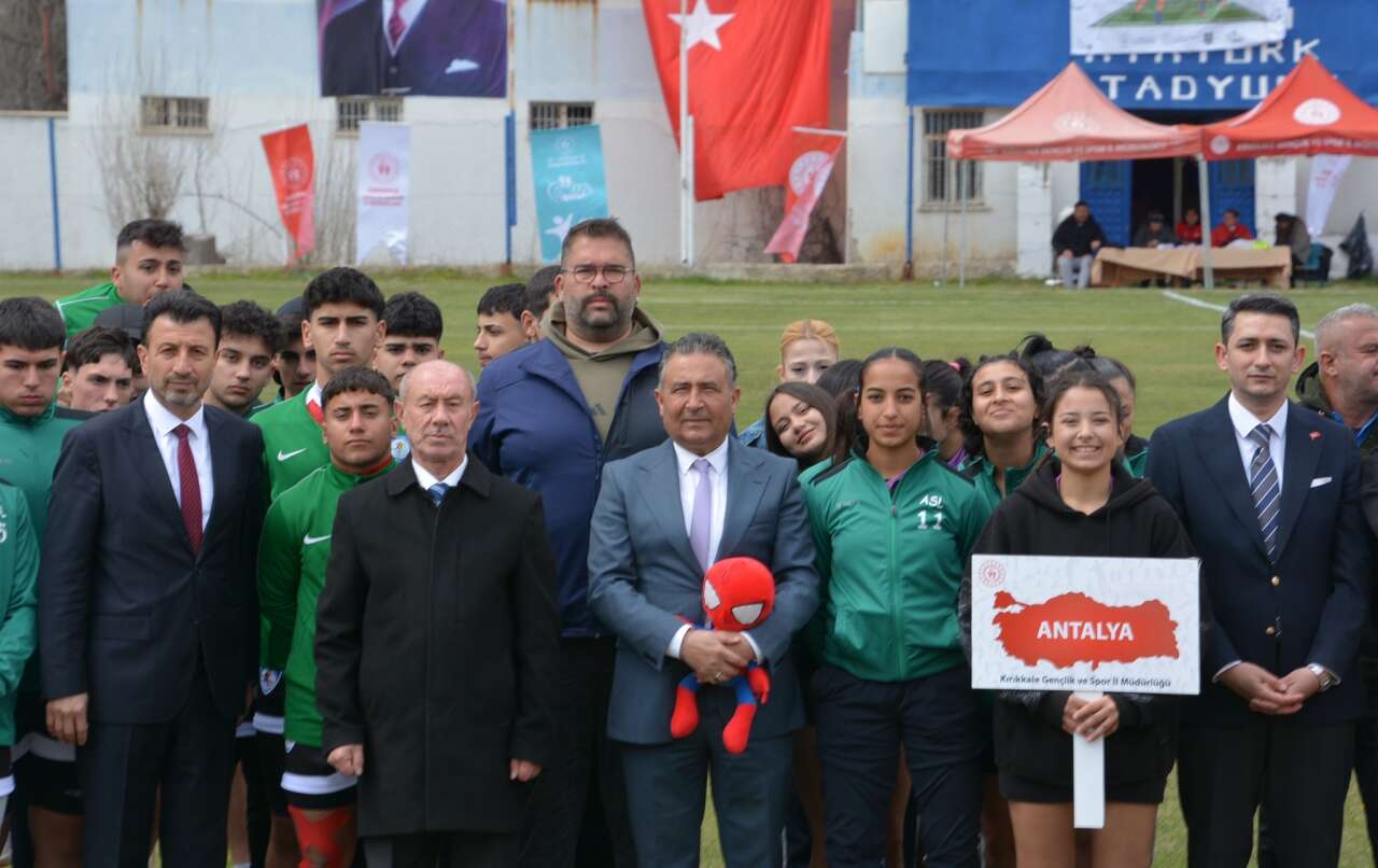 kirikkalede-ragbi-sampiyonasi-coskusu-basladi