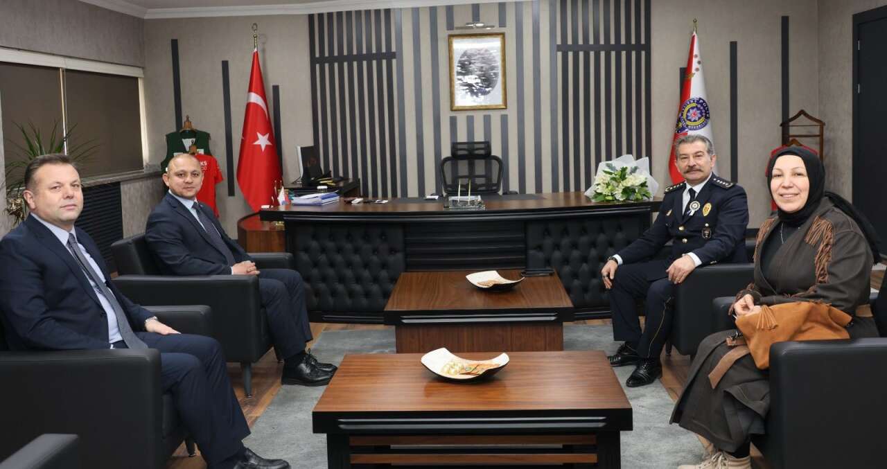 onal-polislerimiz-onemli-gorev-ustleniyor