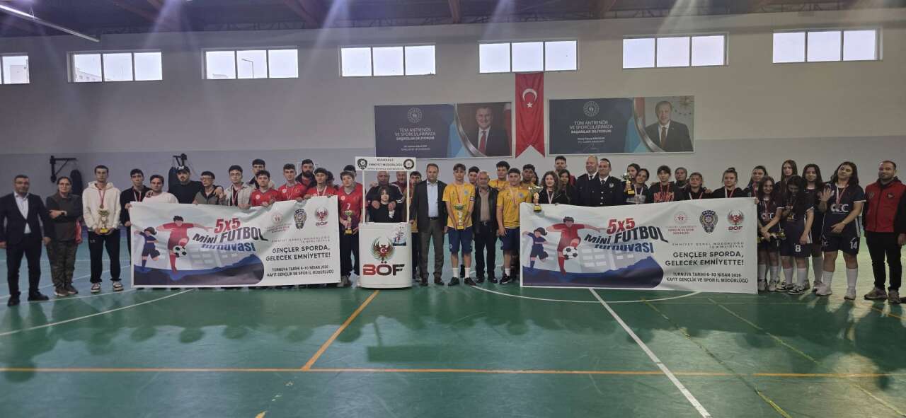 polis-haftasina-yakisir-futbol-turnuvasi