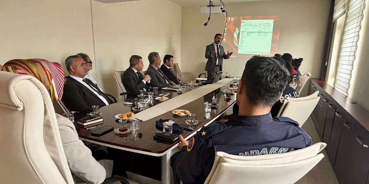 celebide-kurum-amirlerine-4483-sayili-kanun-egitimi2