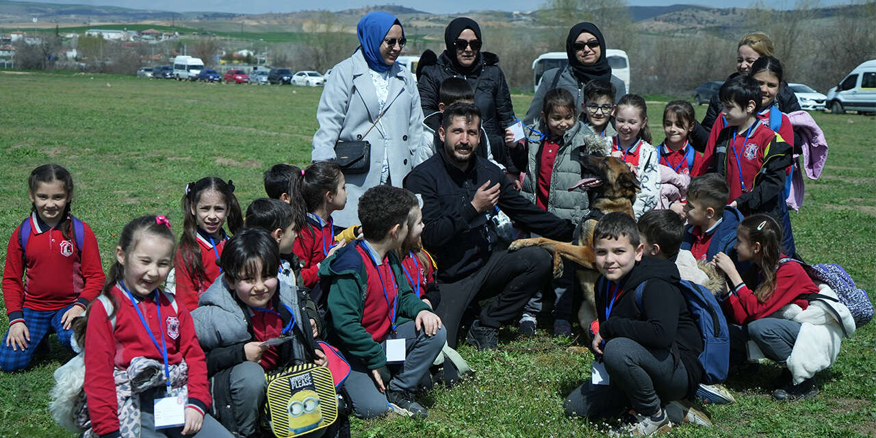 kirikkalede-binlerce-fidan-toprakla-bulustu
