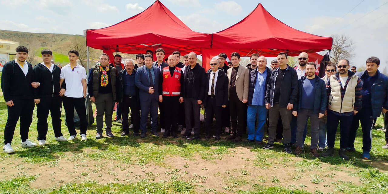 kirikkalede-binlerce-fidan-toprakla-bulustu