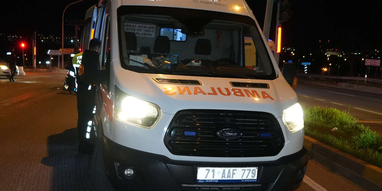 kirmizi-isik-ihlali-yapan-surucu-otomobile-carpti2