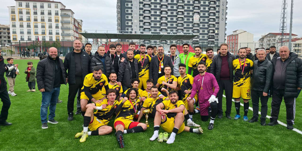 hacilar-belediye-spor-sampiyon-oldu2