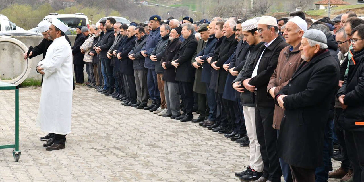 sehit-annesi-sahin-dualarla-ugurlandi-2