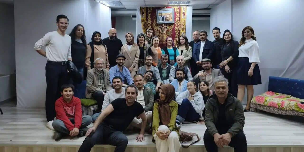 muhsin-babaya-vefa-izleyicilerle-bulusacak-bu-tiyatroyu-kacirmayin-3