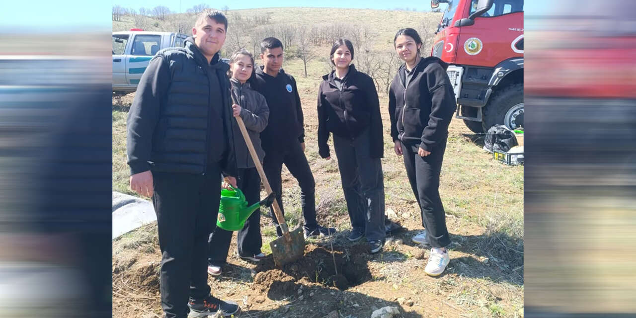 celebide-fidanlar-toprakla-bulustu2