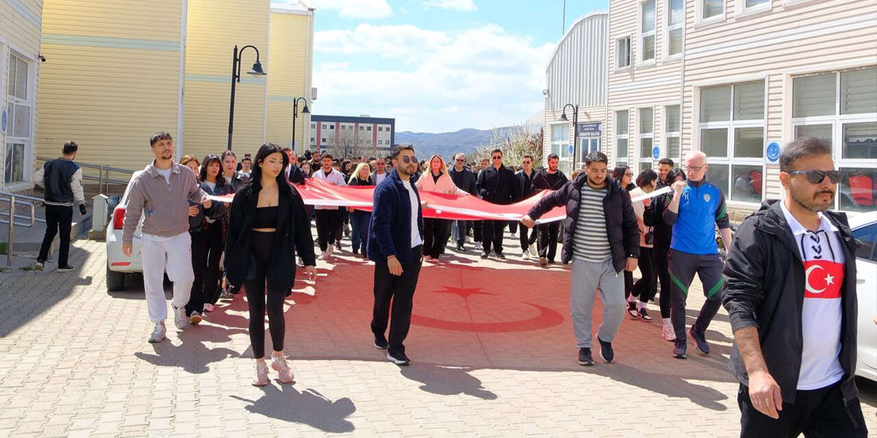 kirikkale-universitesinde-sehitler-icin-anlamli-yuruyus2