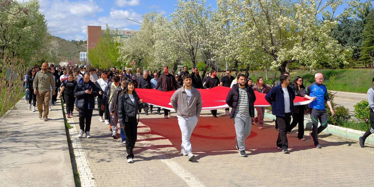 kirikkale-universitesinde-sehitler-icin-anlamli-yuruyus34