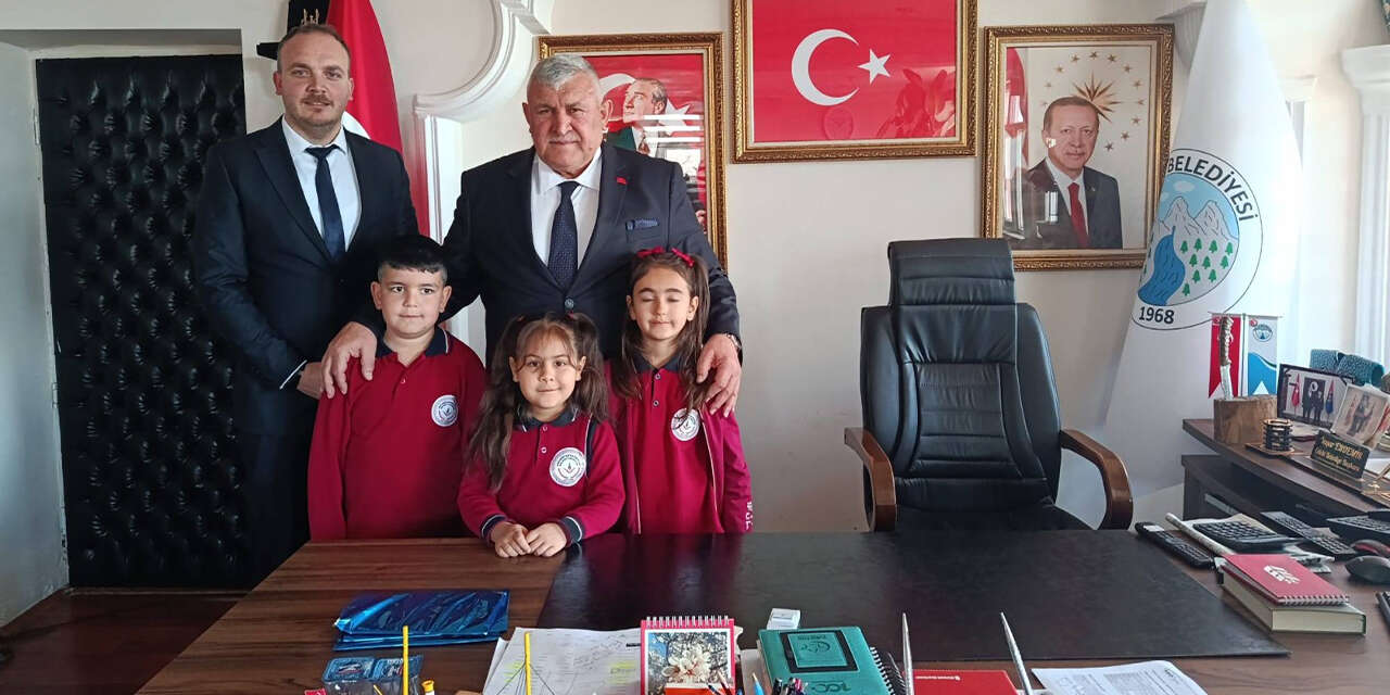 celebide-baskanlik-koltugu-cocuklara-emanet-3