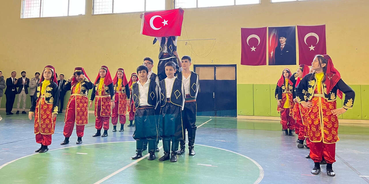 delicede-23-nisan-coskusu-spor-salonunu-doldurdu2