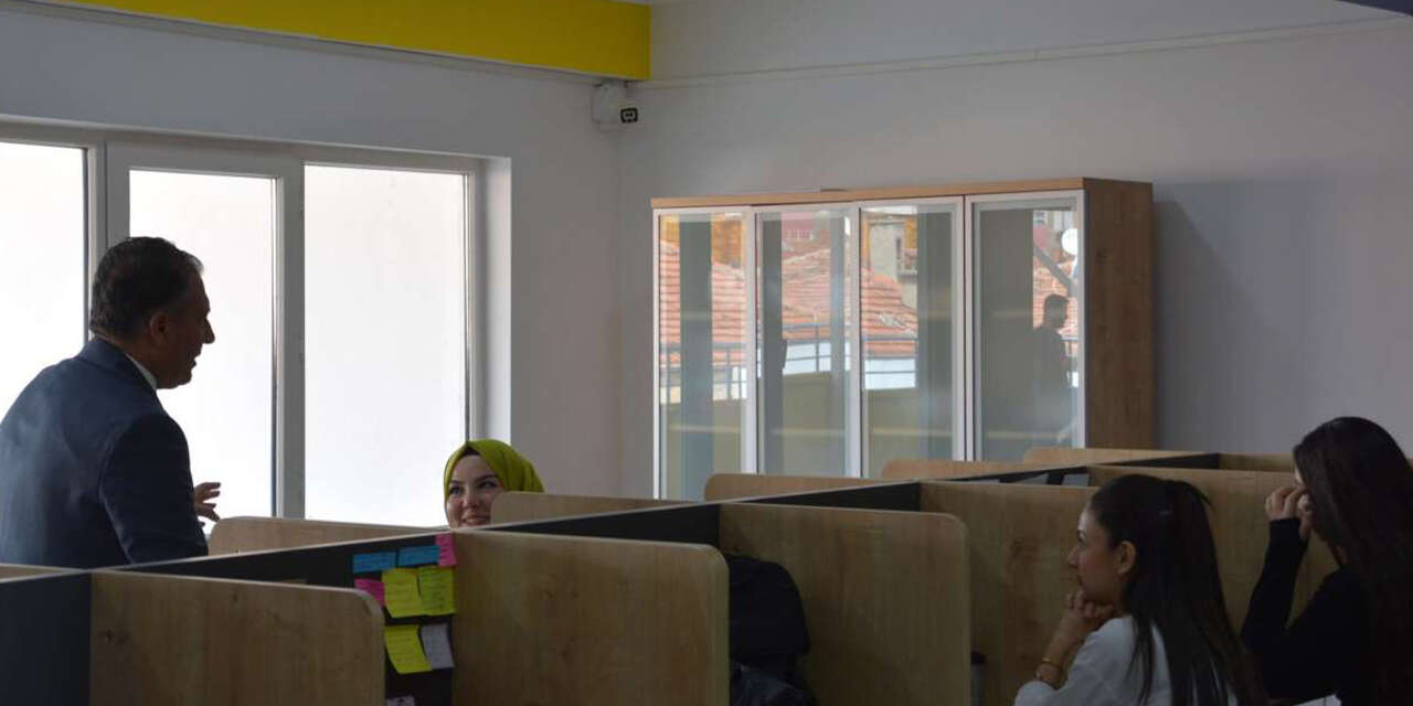 ogrenciler-egitimlerle-hayallerine-ulasiyor-2