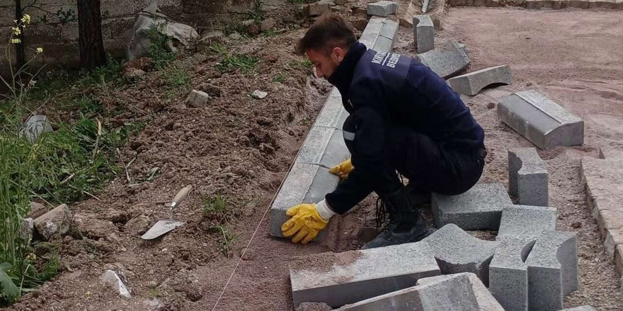 cadde-ve-sokaklarda-kilit-parke-onarim-calismalari-araliksiz-suruyor2