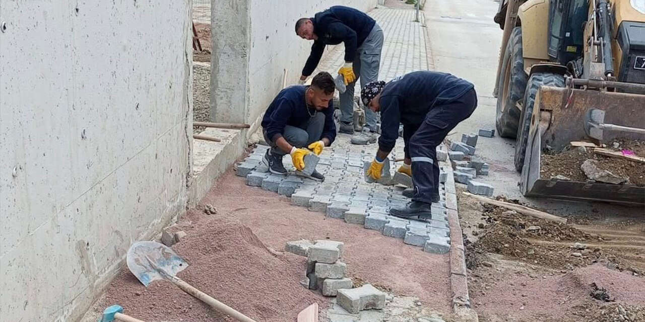 cadde-ve-sokaklarda-kilit-parke-onarim-calismalari-araliksiz-suruyor3