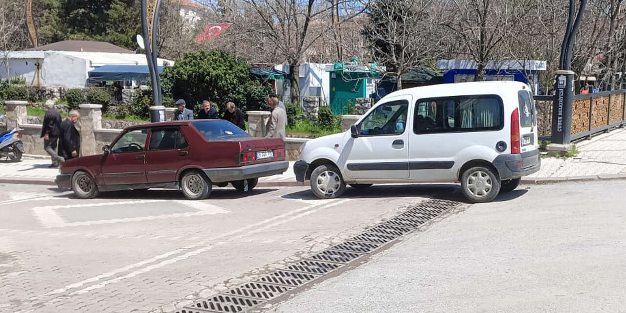 4-yasindaki-cocuk-feci-kazada-can-verdi-2