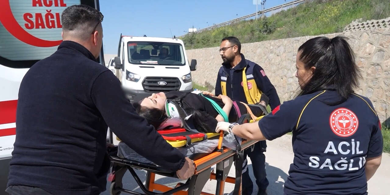 can-pazari-traktor-ile-otomobil-kafa-kafaya-carpisti3