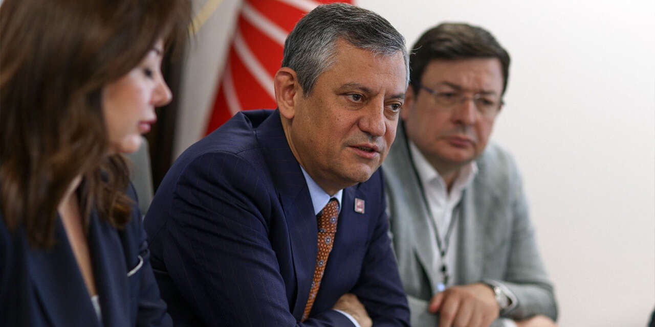 ozgur-ozel-belediye-baskanlariyla-toplanti-yapti2