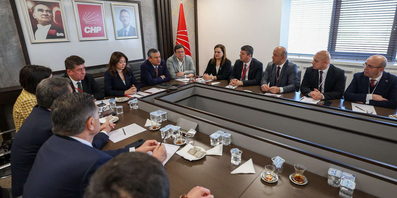 ozgur-ozel-belediye-baskanlariyla-toplanti-yapti3