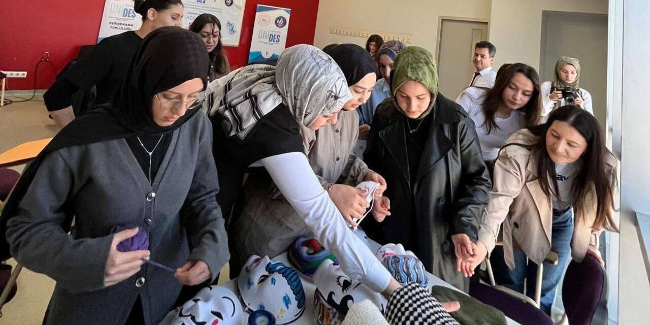 sanat-ve-psikodrama-ile-toplumsal-bag-gucleniyor2