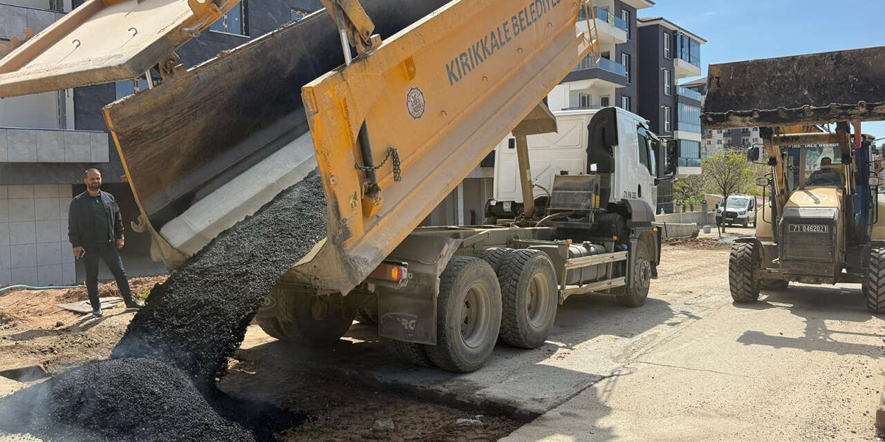 kaletepe-mahallesinde-asfalt-seferberligi-suruyor2