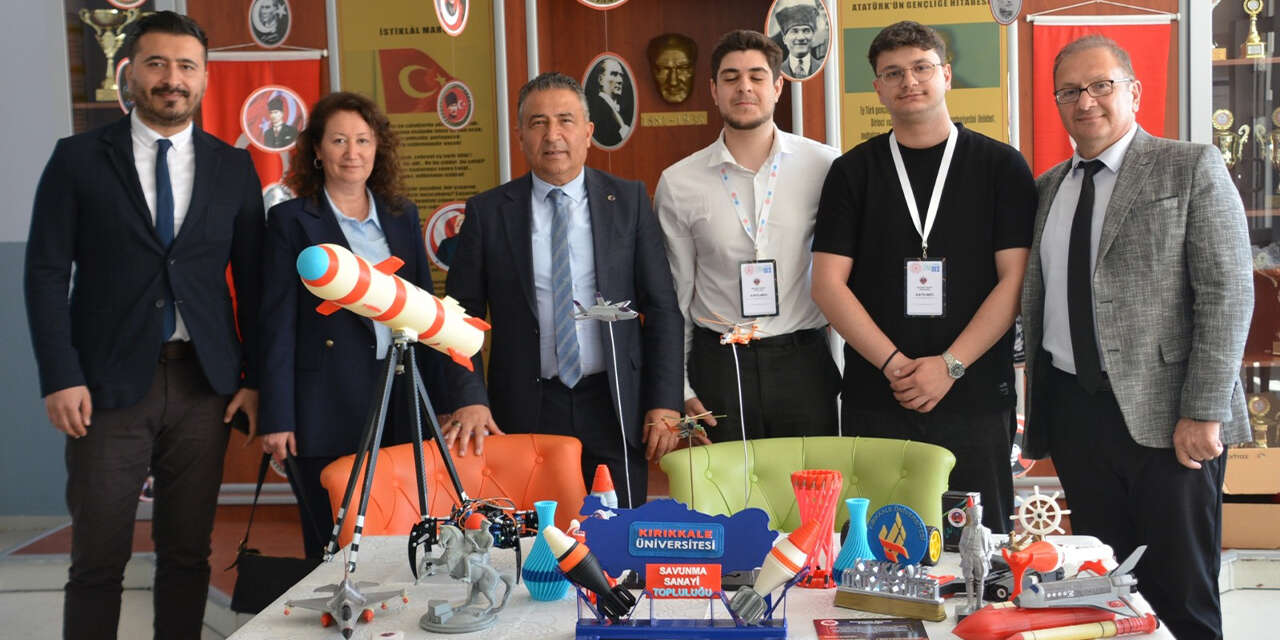 gelecegin-teknoloji-liderleri-liseli-gencler1