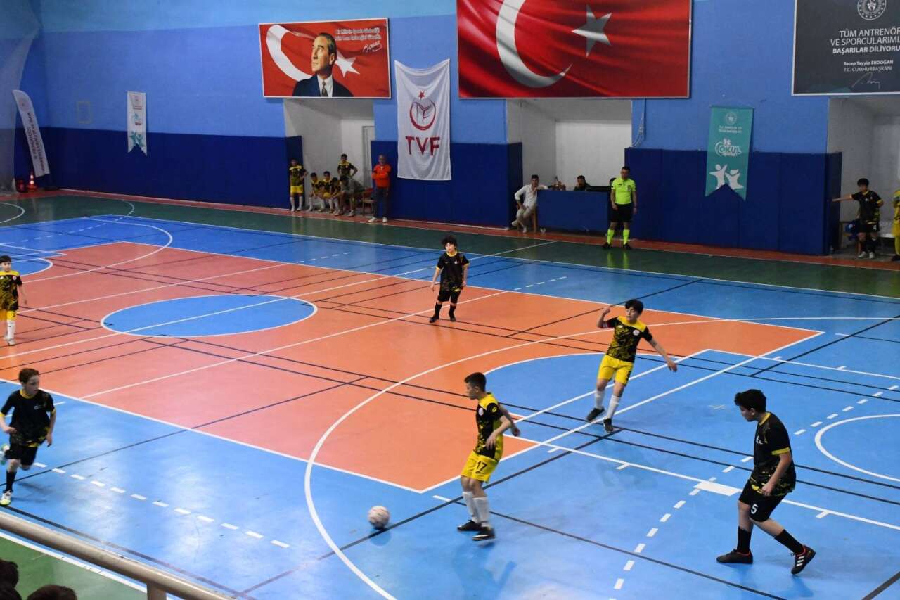 kucukler-futsal-heyecani-sona-erdi