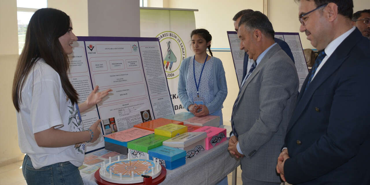bilim-ve-sanatla-bulusturulan-ogrenciler-hunerlerini-sergiledi2