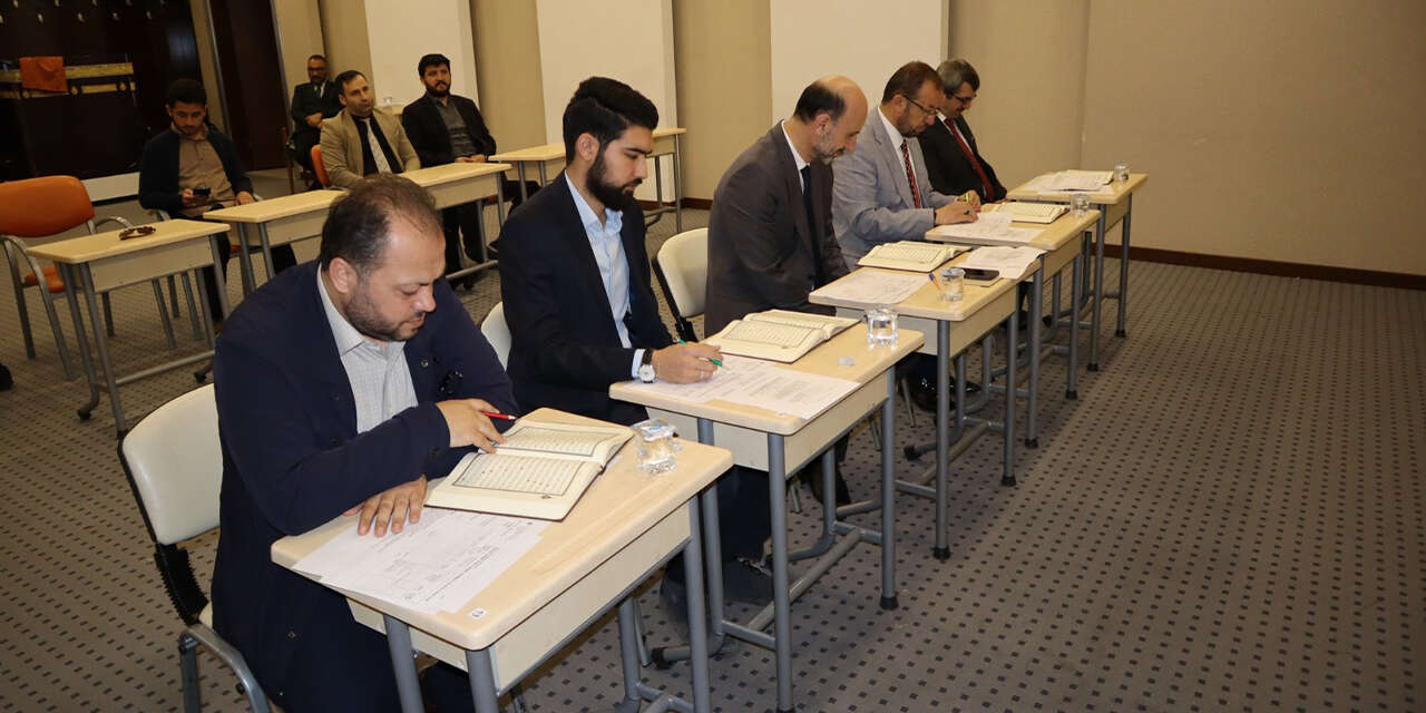 kuran-i-kerim-ve-hafizlik-yarismasi-heyecani2