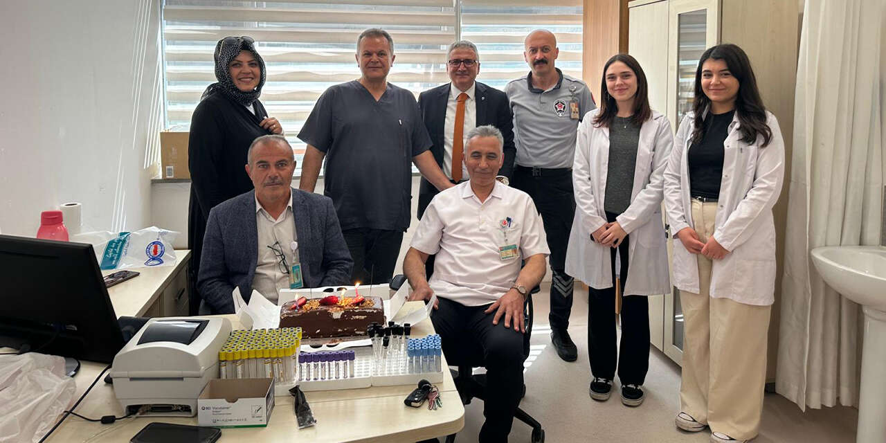 saglik-senden-laboratuvar-calisanlarina-anlamli-ziyaret3