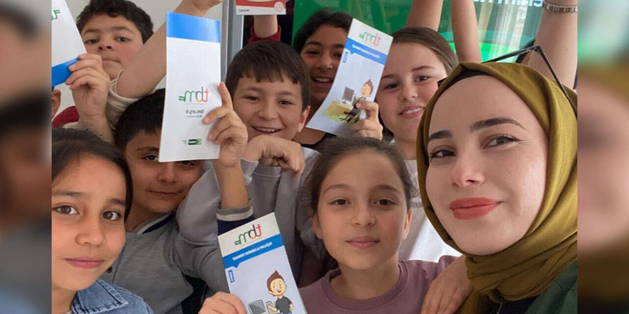 ogrencilerle-benim-kulubum-yesilay-etkinligi2