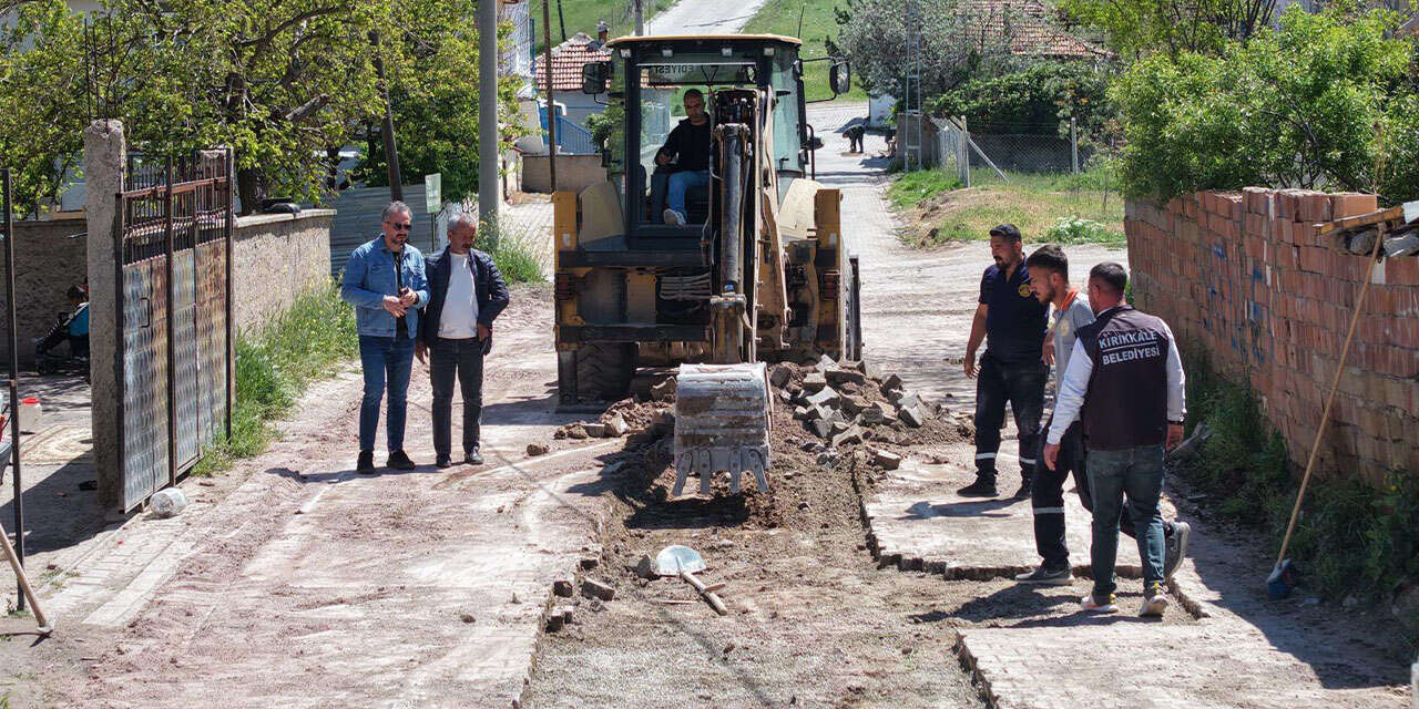 selim-ozer-ve-karsiyaka-mahallesine-kilit-parke-yapiliyor-1