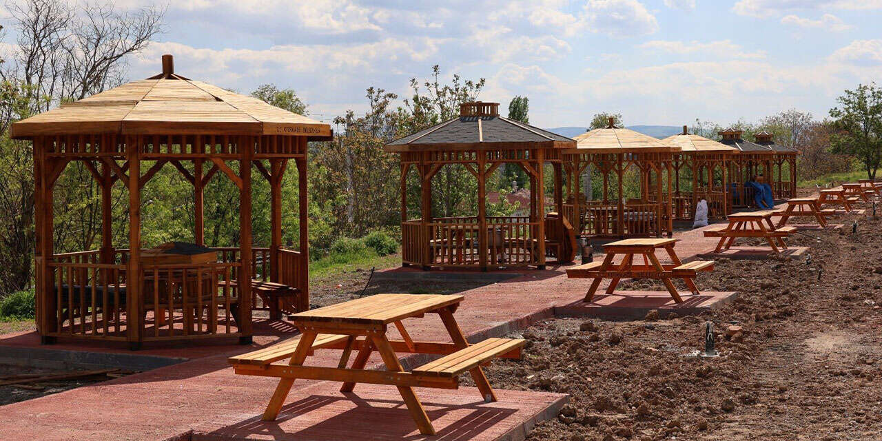 alparslan-turkes-bulvarina-yeni-park-yapiliyor-2