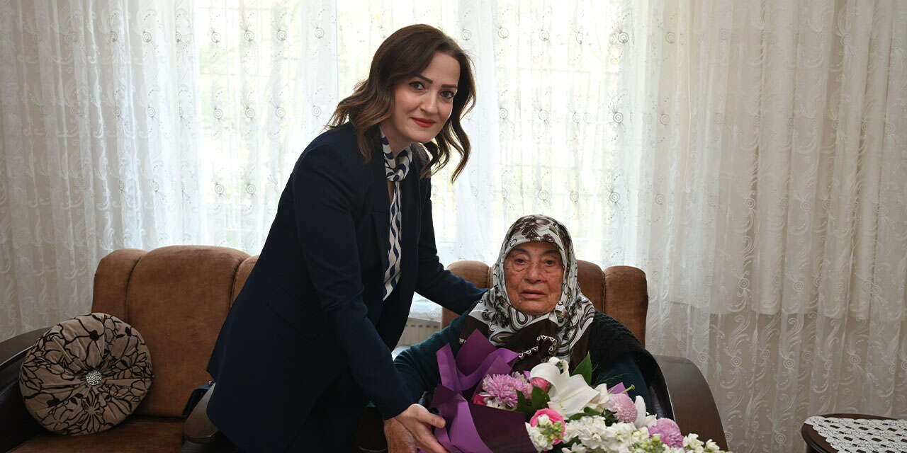 sehit-annesini-duygulandiran-anneler-gunu-ziyareti3