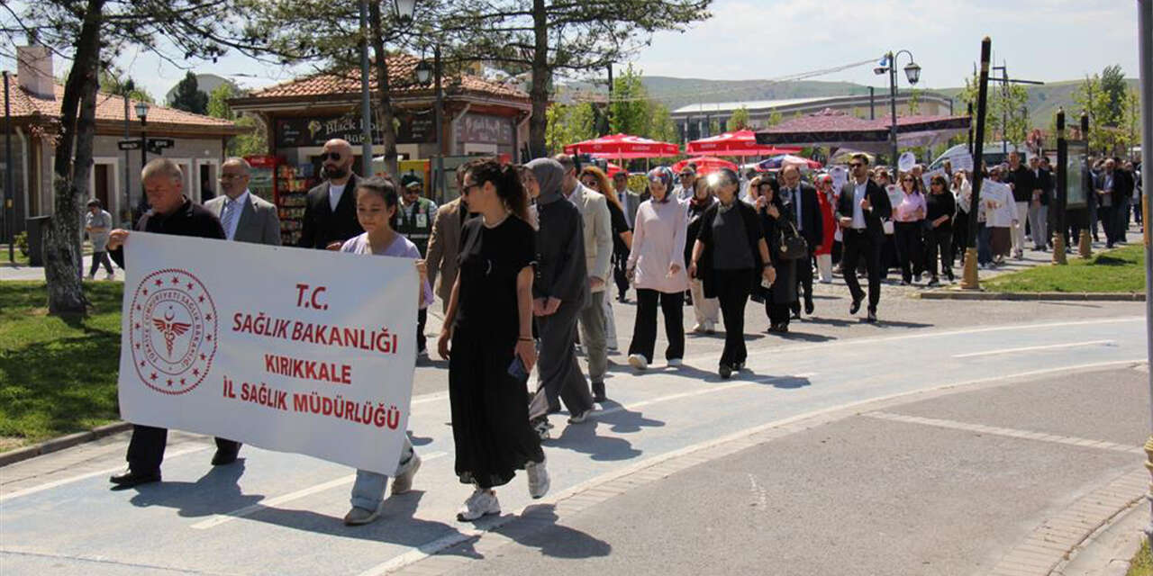 saglik-icin-hareket-ettiler-hep-birlikte-yuruduler-2