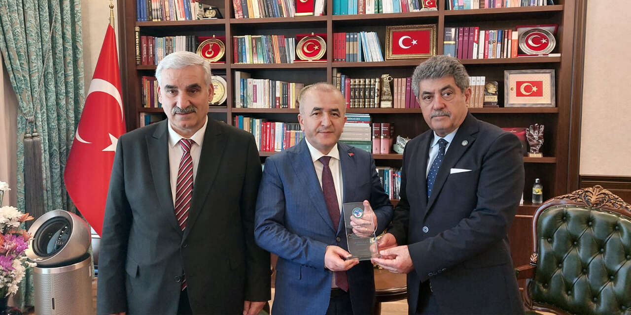 turk-dunyasi-gazeteciler-federasyonundan-hatipogluna-ziyaret3