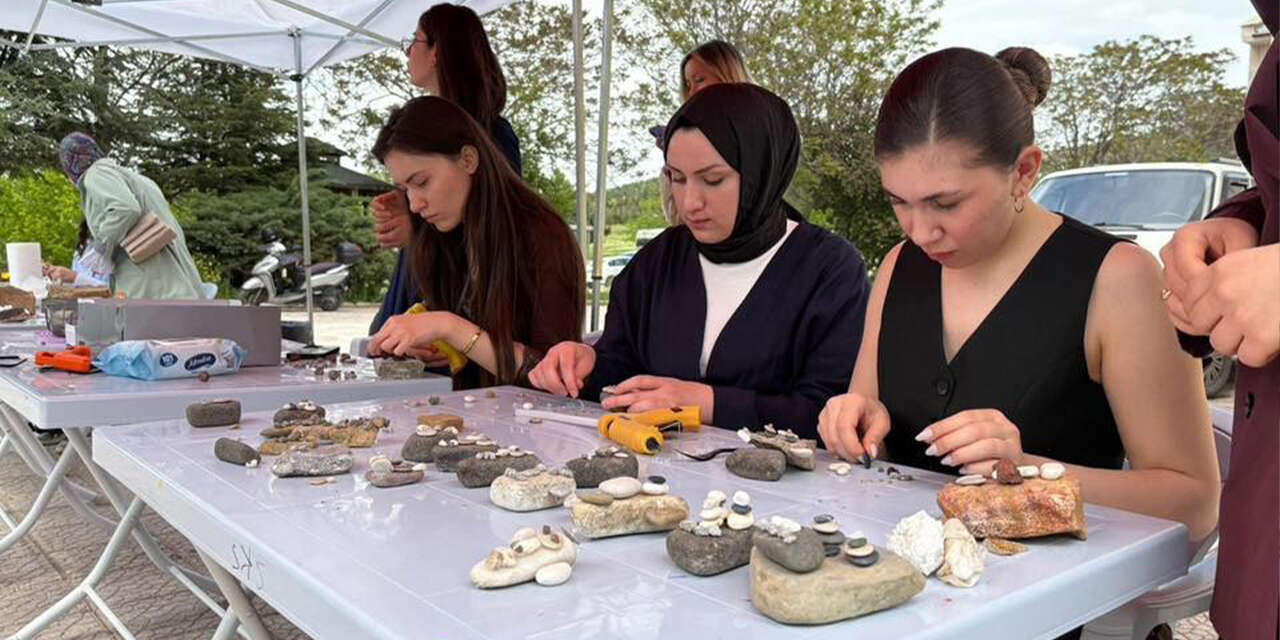 universitede-sanat-tasarim-ve-uretim-bulustu-2