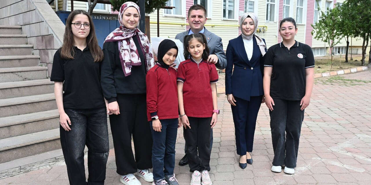 vali-sariibrahim-liselilerle-bulustu3