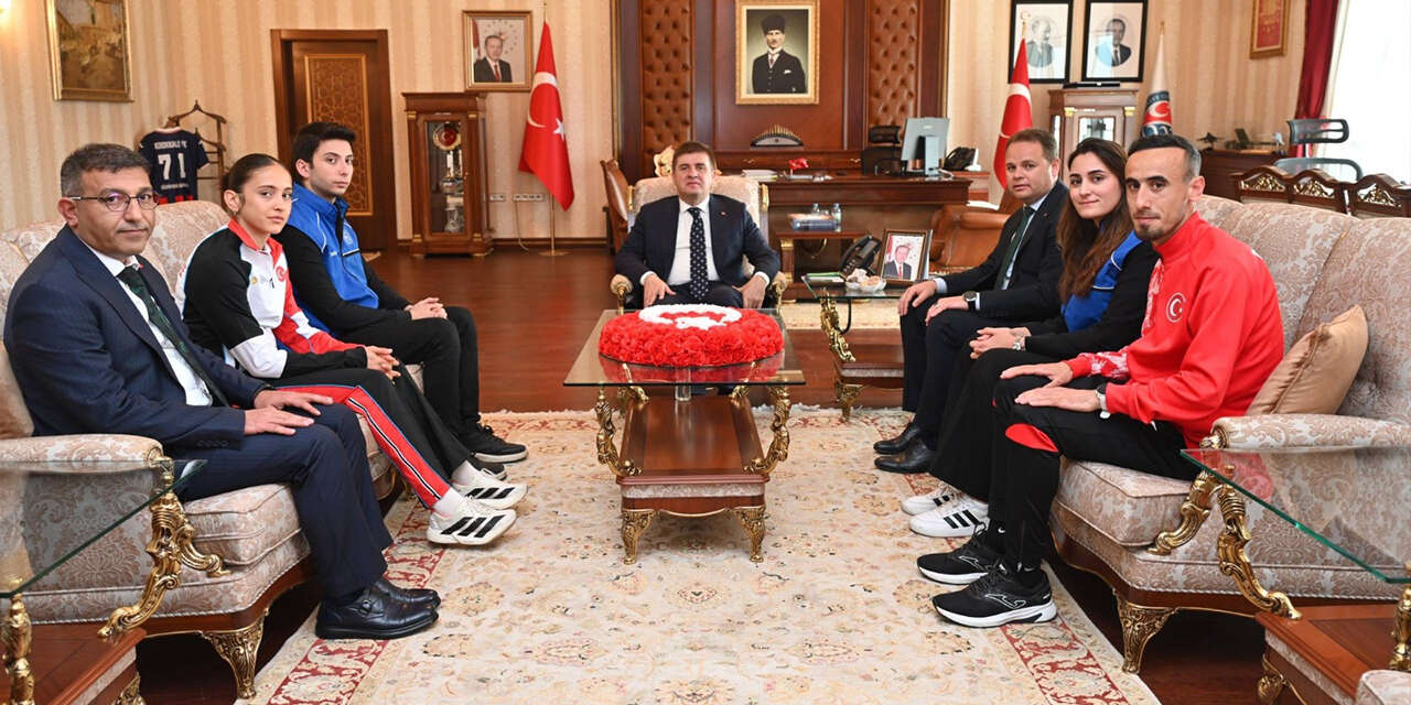 vali-sariibrahim-genc-sporculari-makaminda-agirladi2
