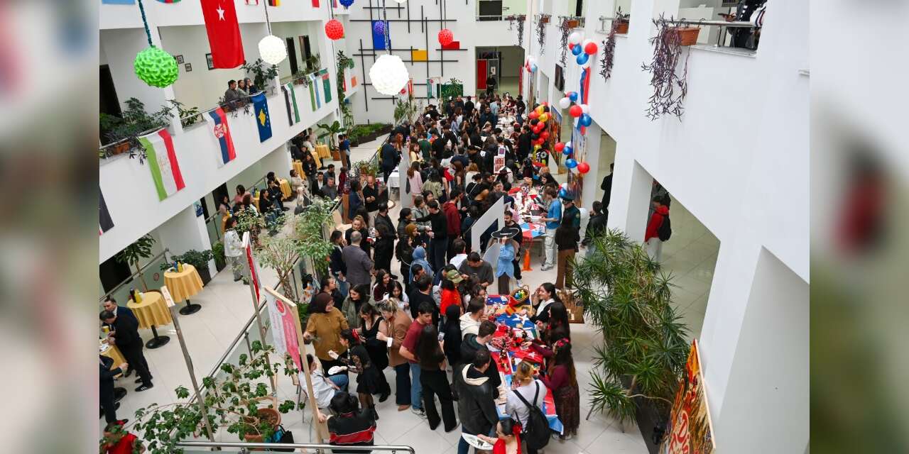 kastamonu-universitesinde-diller-farkli-dostluk-ortak-temali-yabanci-dil-festivali-duzenlendi