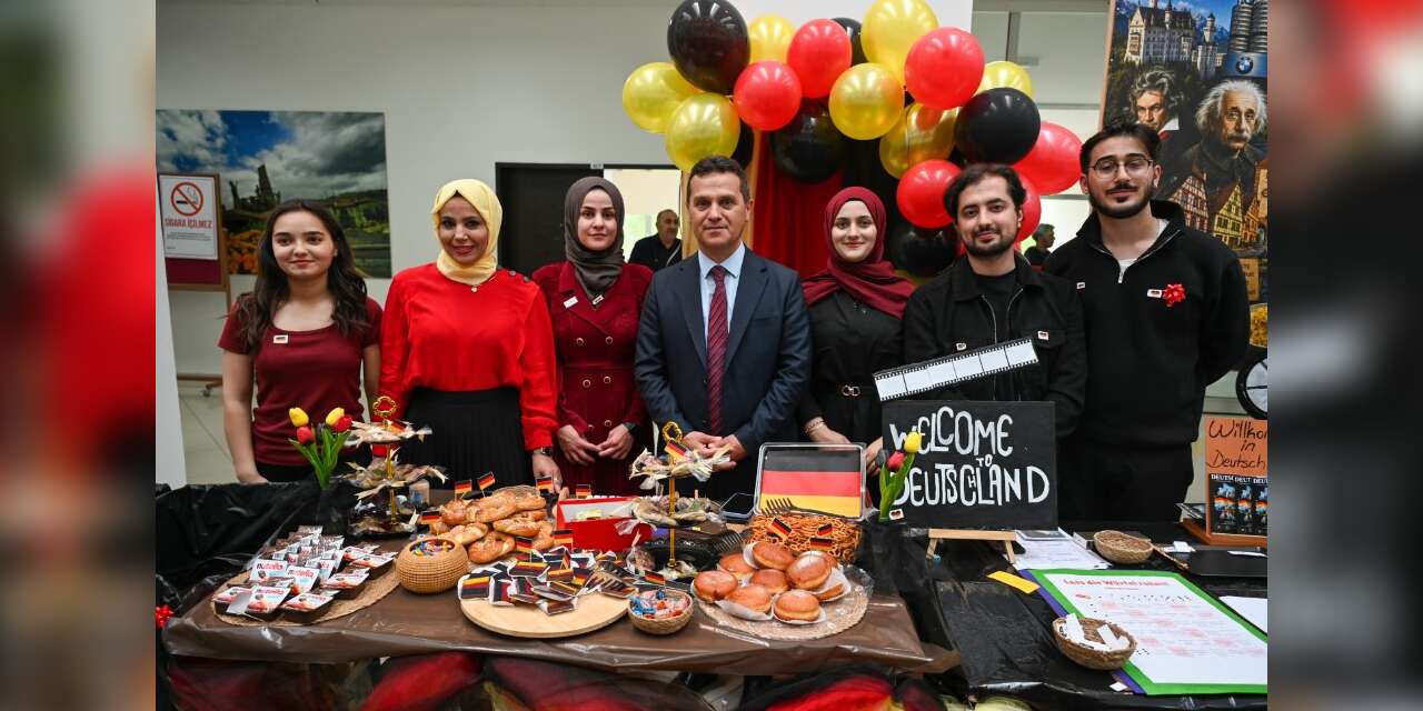 kastamonu-universitesinde-diller-farkli-dostluk-ortak-temali-yabanci-dil-festivali-duzenlendi