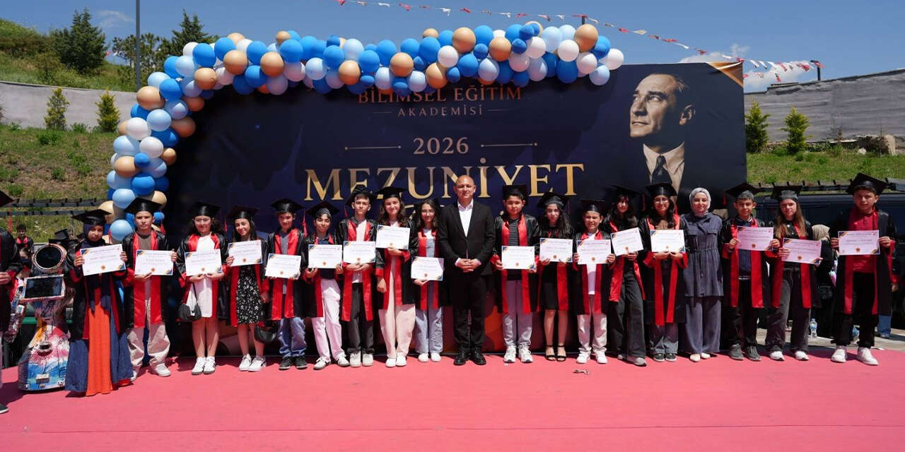 bilim-merkezinde-316-ogrenci-mezuniyet-sevinci-yasadi2