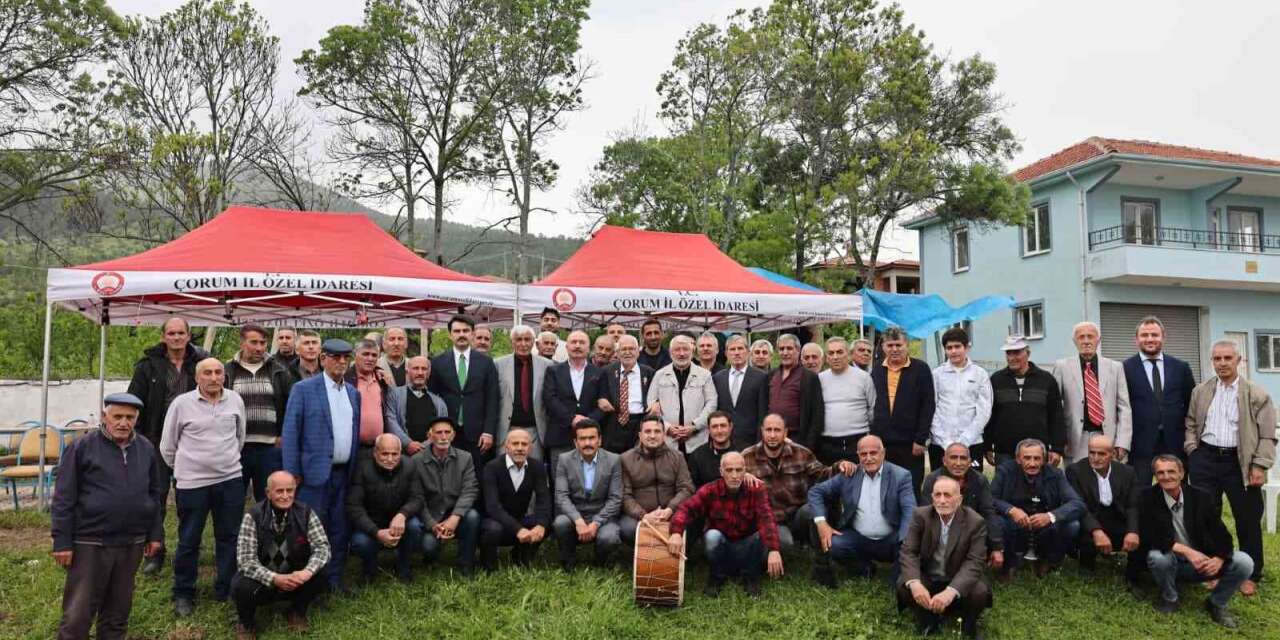 birlik-ve-beraberlik-mesajlarinin-verildigi-programda-sicak-ve-samimi-goruntuler-ortaya-cikti