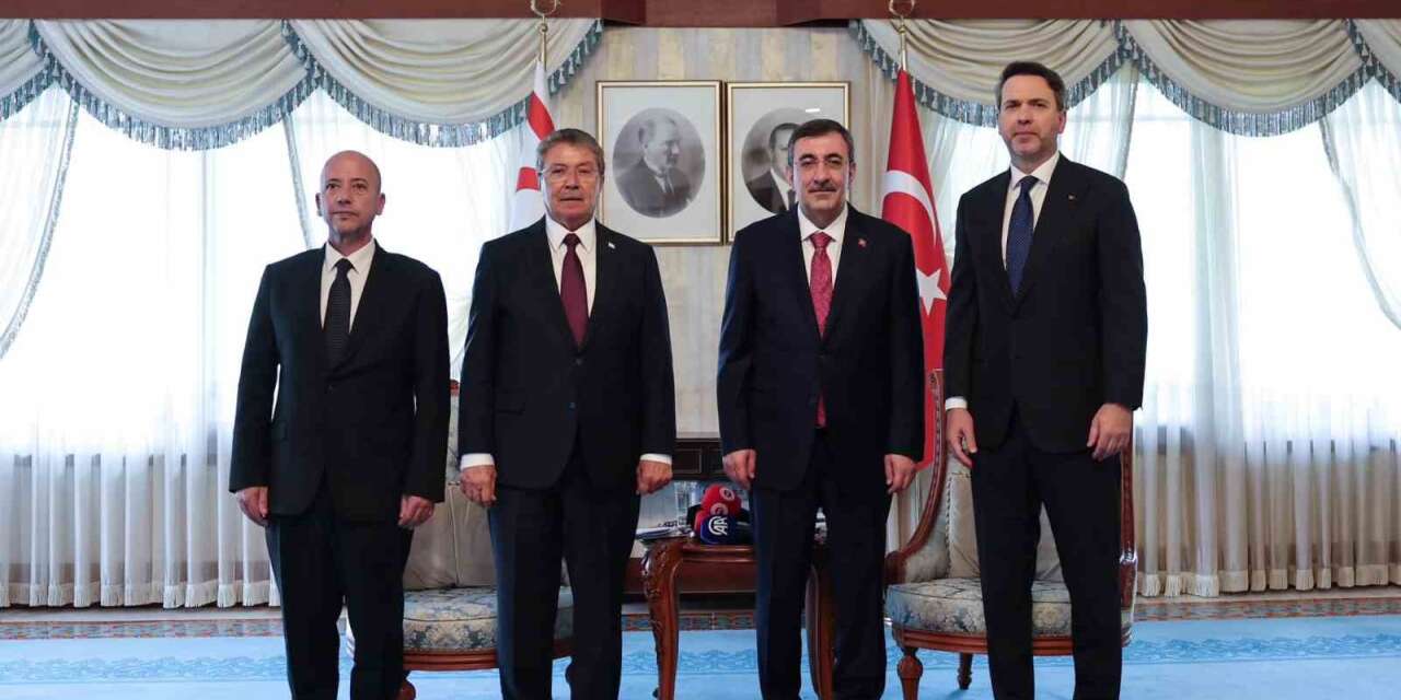 cumhurbaskani-yardimcisi-cevdet-yilmaz-cumhurbaskani-yardimciligi-konutunda-kktc-basbakani-unal-ustelle-gorustu