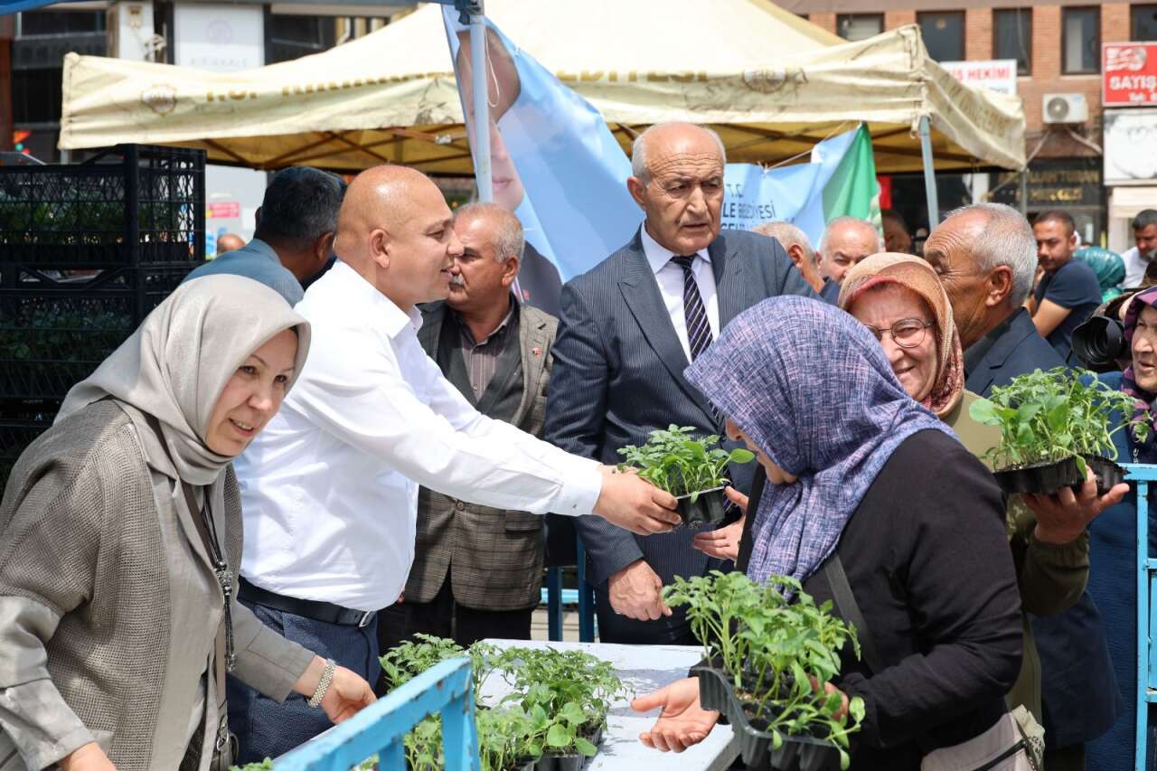 dakikala-icinde-tukendi-500-bin-adet-ucretsiz-dagitildi